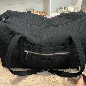Vera Bradley duffel bag. No flaws. Barley used.
